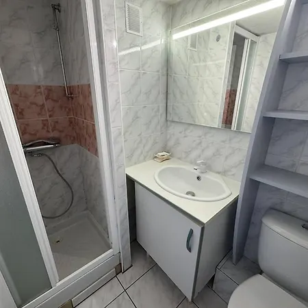 T2 Mezzanine Pres De La Avec Parking Au Cap D'agde - Fr-1-749-99 * Agde