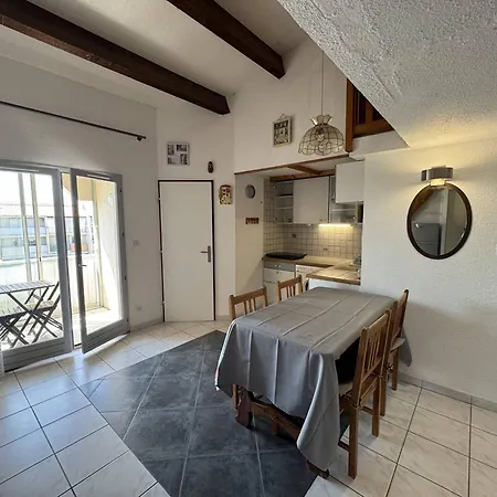 T2 Mezzanine Pres De La Avec Parking Au Cap D'agde - Fr-1-749-99 Apartment