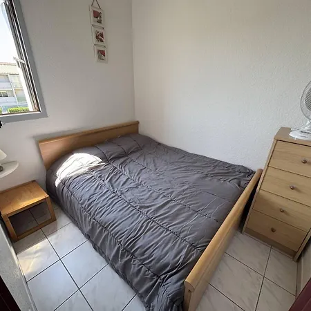 T2 Mezzanine Pres De La Avec Parking Au Cap D'agde - Fr-1-749-99 * Agde